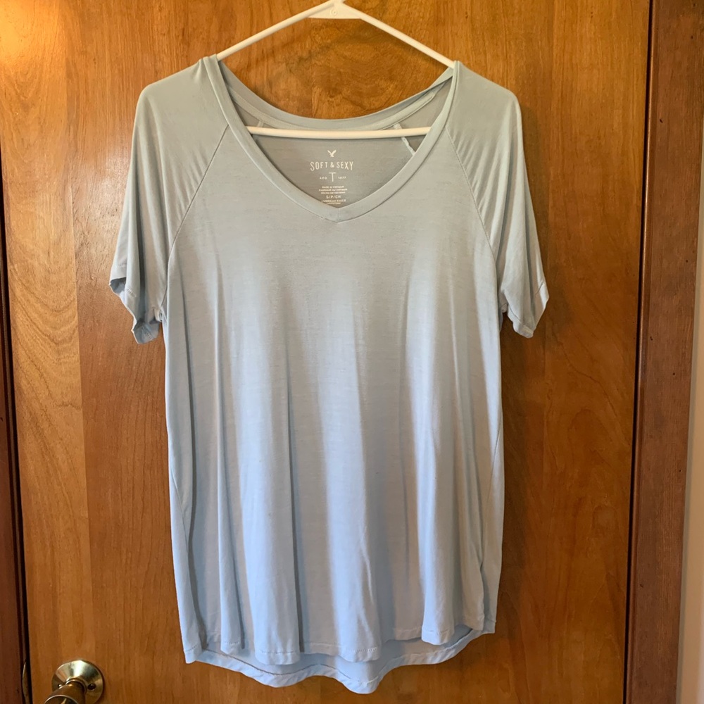 Soft and sexy American eagle tee